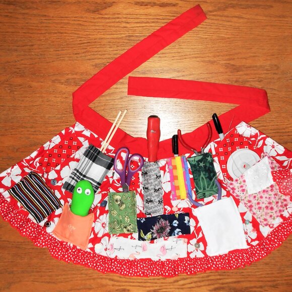 Handmade children's apron red and White - Picture 2 of 2